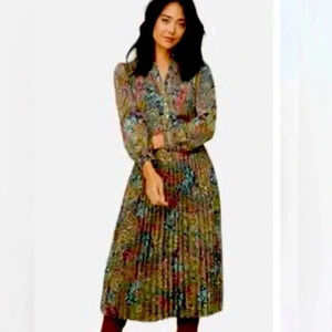 UnTuckit Women’s Livia dress , floral, paisley, accordion pleated, cinched waist